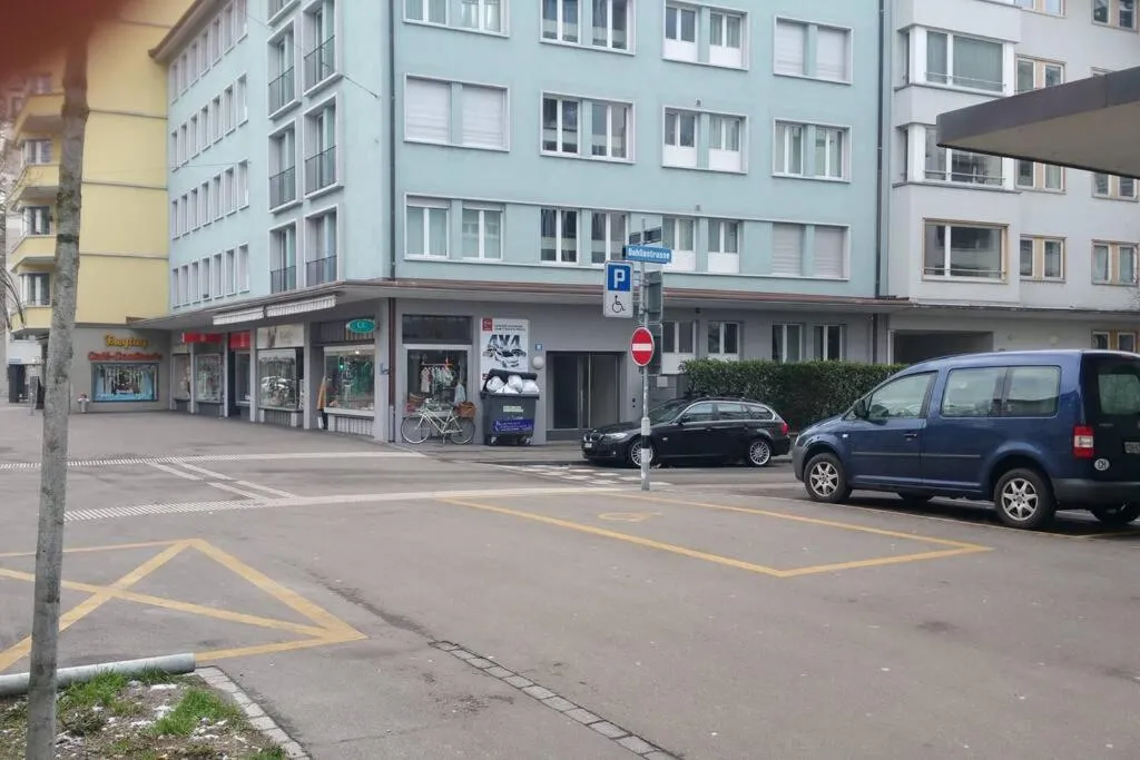 Image 1 of 2 BR apartment near lake and city centre – D5