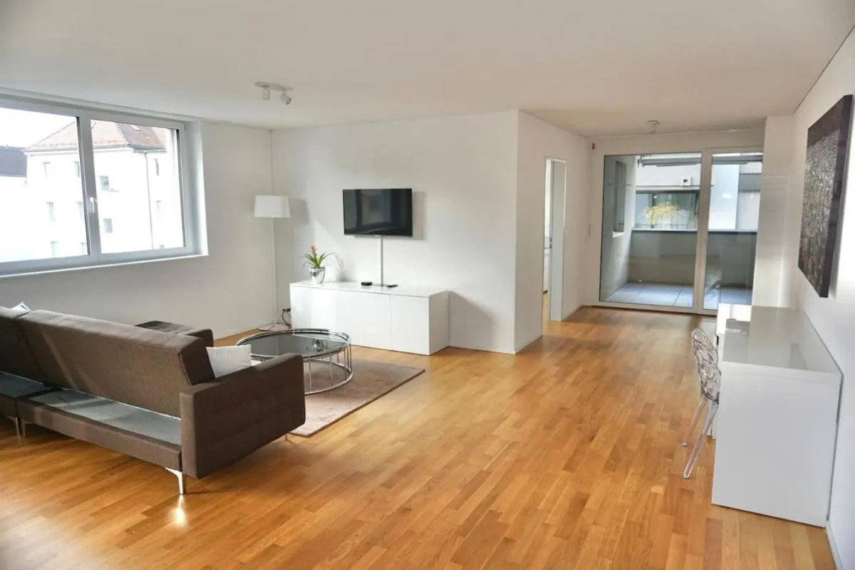 Image 4 of Balcony Suite in Central Zurich SH2,4R