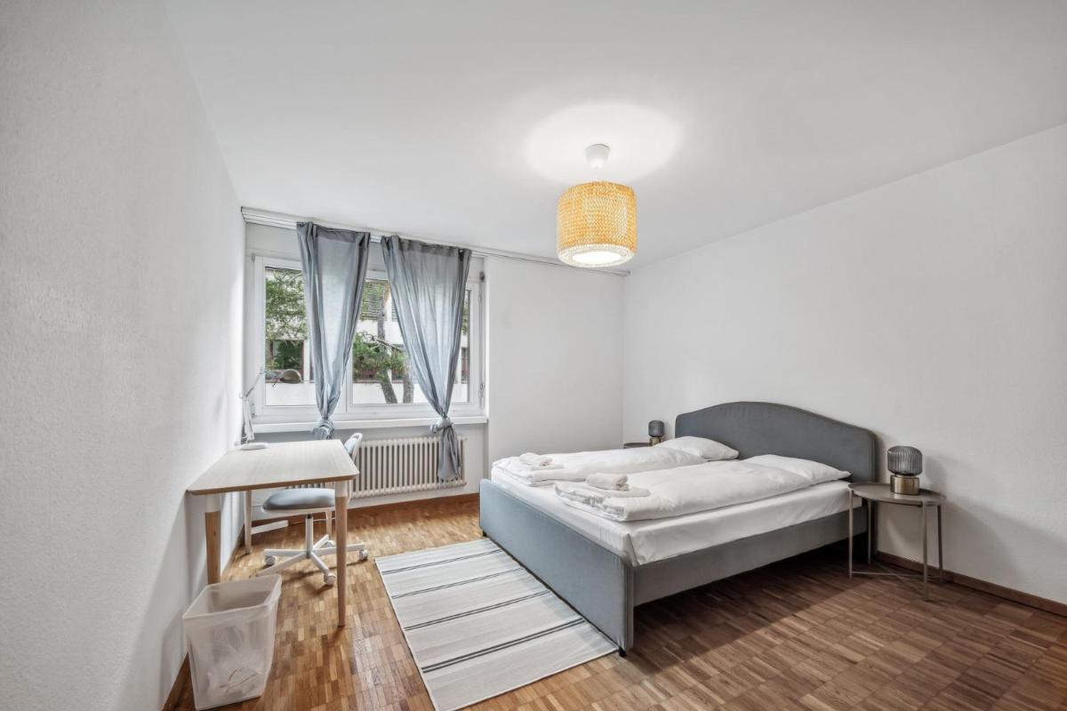 Chic 3-Bedroom Apartment Near Zurich Center