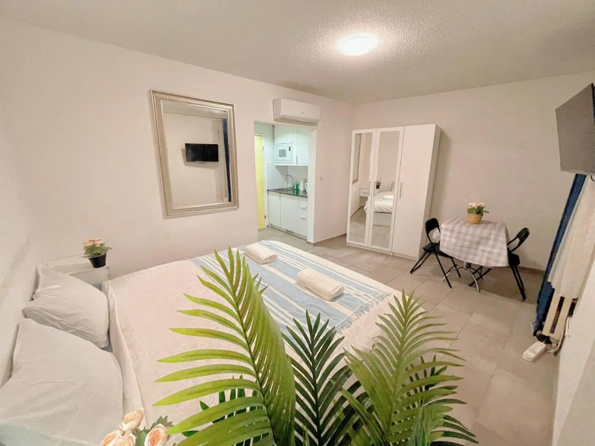 Image 2 of City Center Apartment