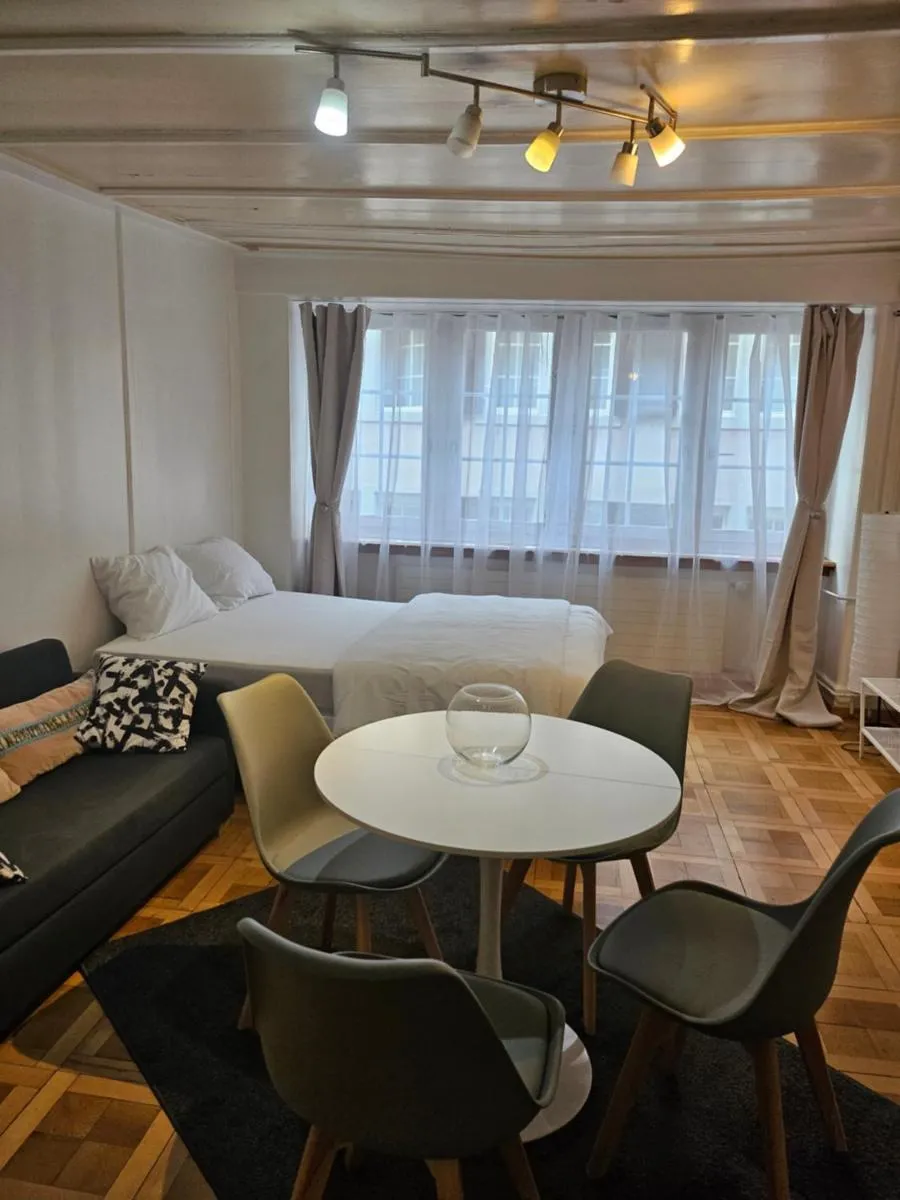 Image 4 of City Center Apt. Old Town ZH