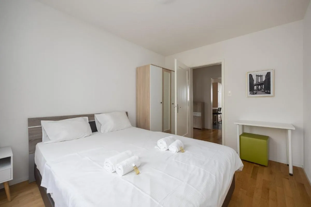 Image 6 of Downtown Dream 3,5BR with Balcony and Style BA22