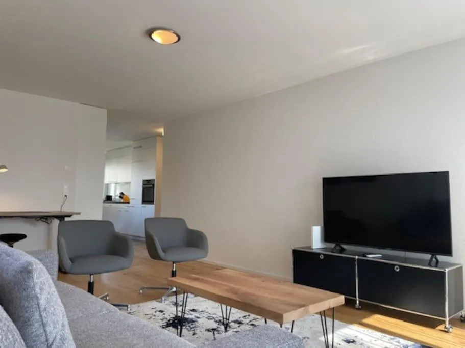 Image 4 of Faboulous 1BR near city center – Sun 16