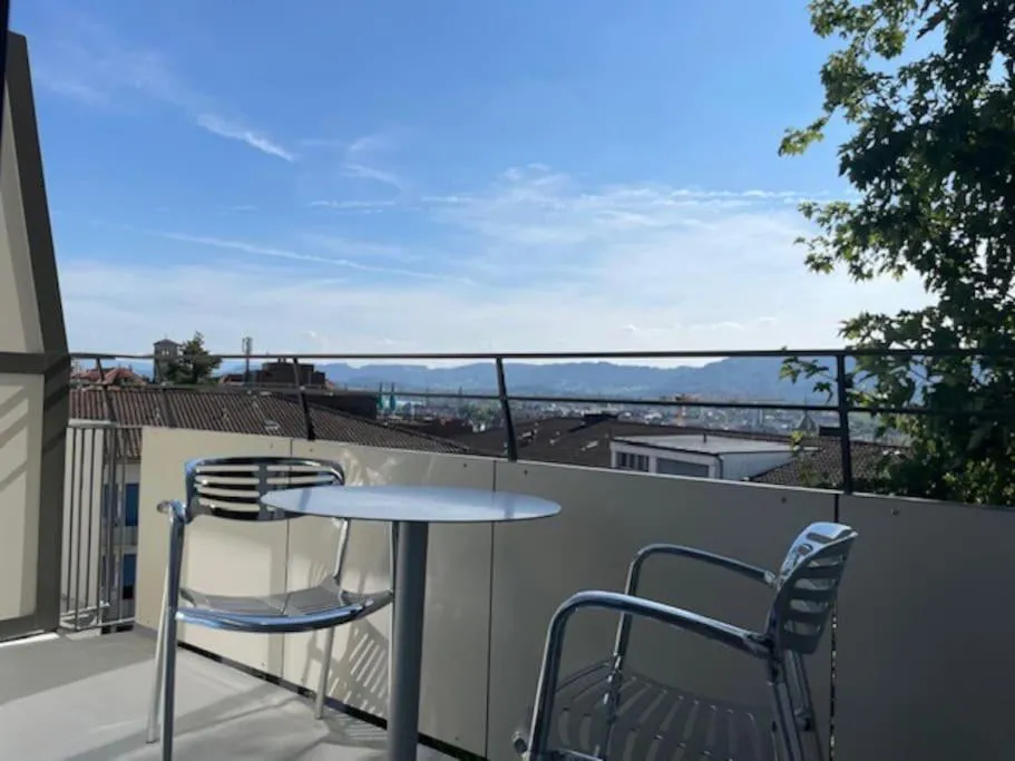 Image 5 of Faboulous 1BR near city center – Sun 16