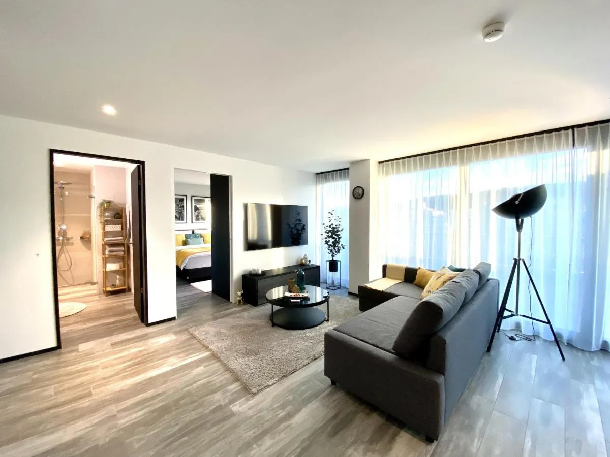 Image 4 of GLAD Spot: Zurich – Central – Design – Netflix