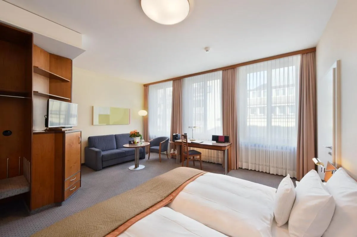 Image 1 of Glärnischhof by TRINITY