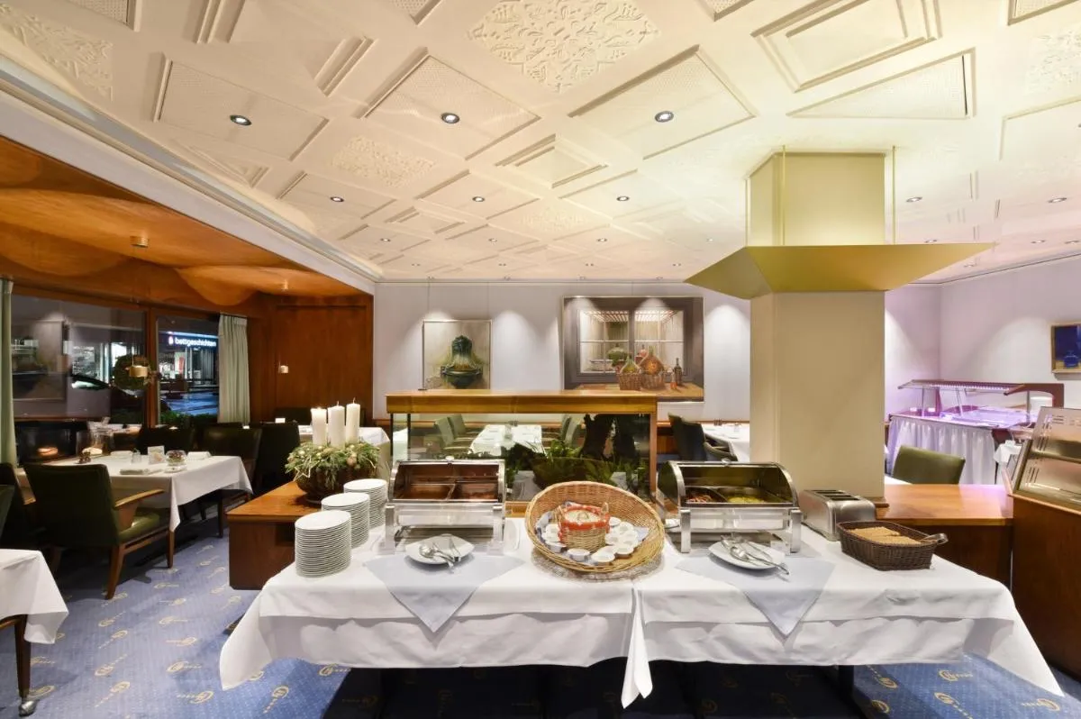 Image 3 of Glärnischhof by TRINITY