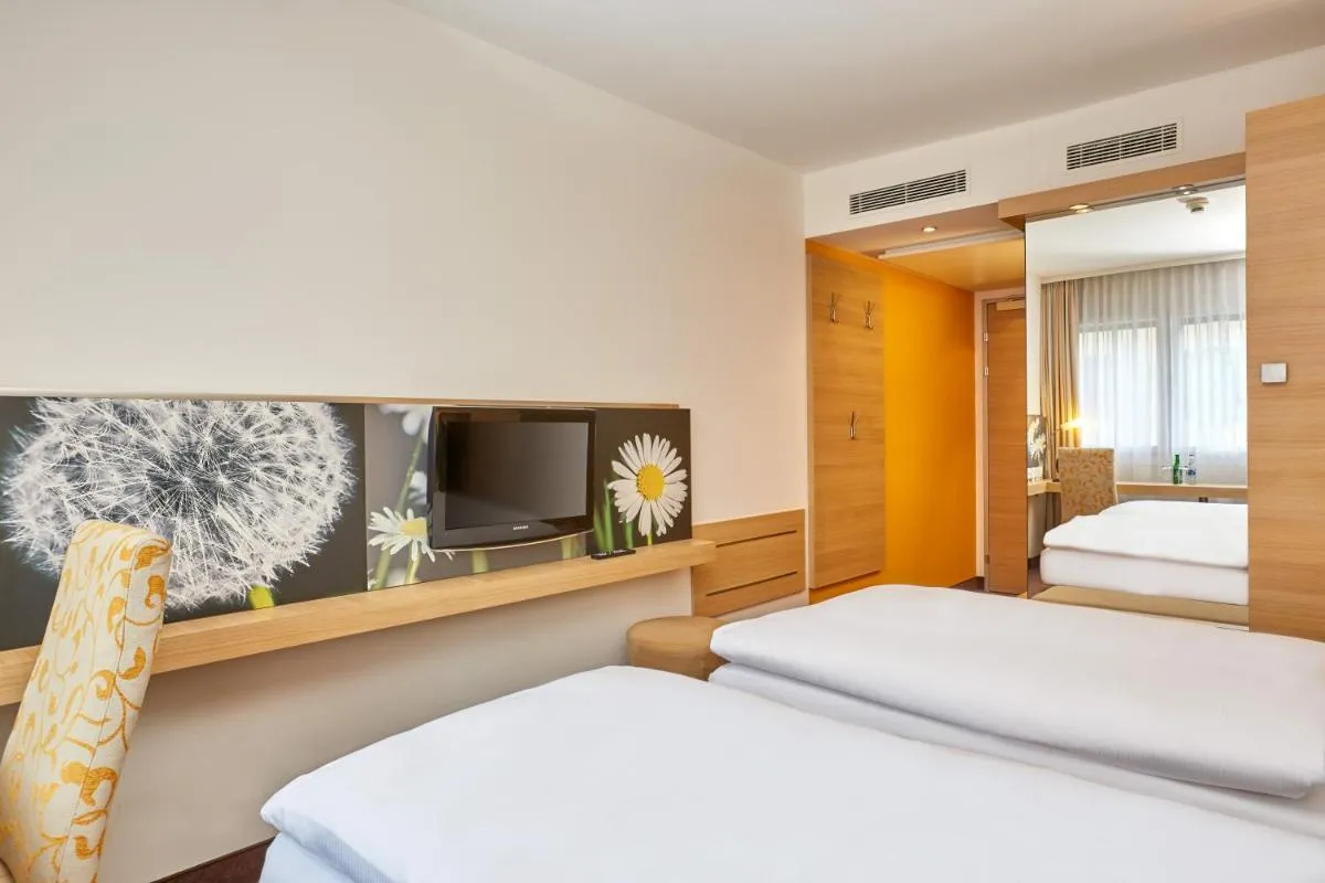 Image 1 of H+ Hotel Zürich