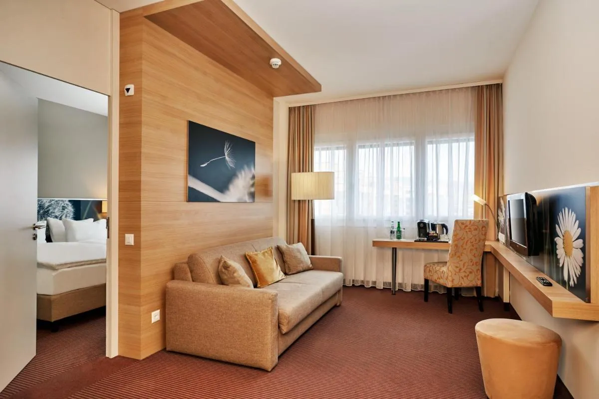 Image 3 of H+ Hotel Zürich