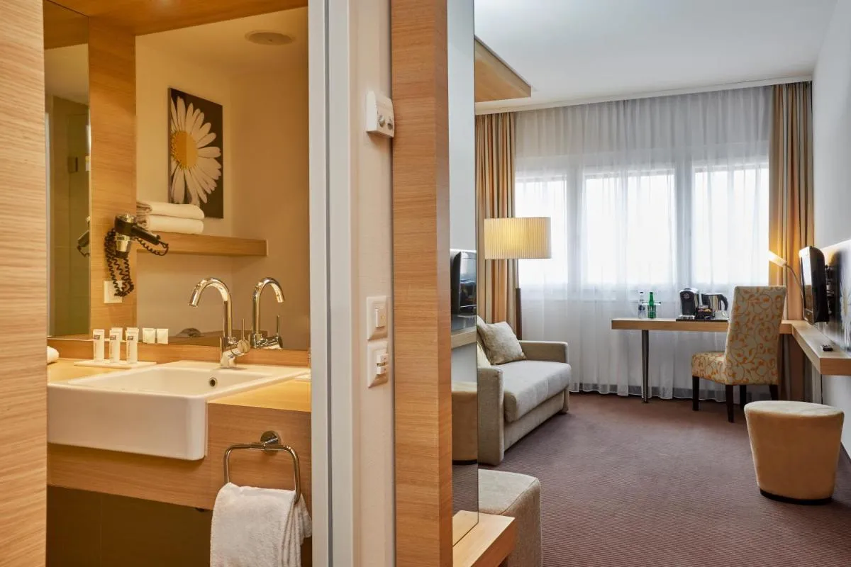 Image 2 of H+ Hotel Zürich