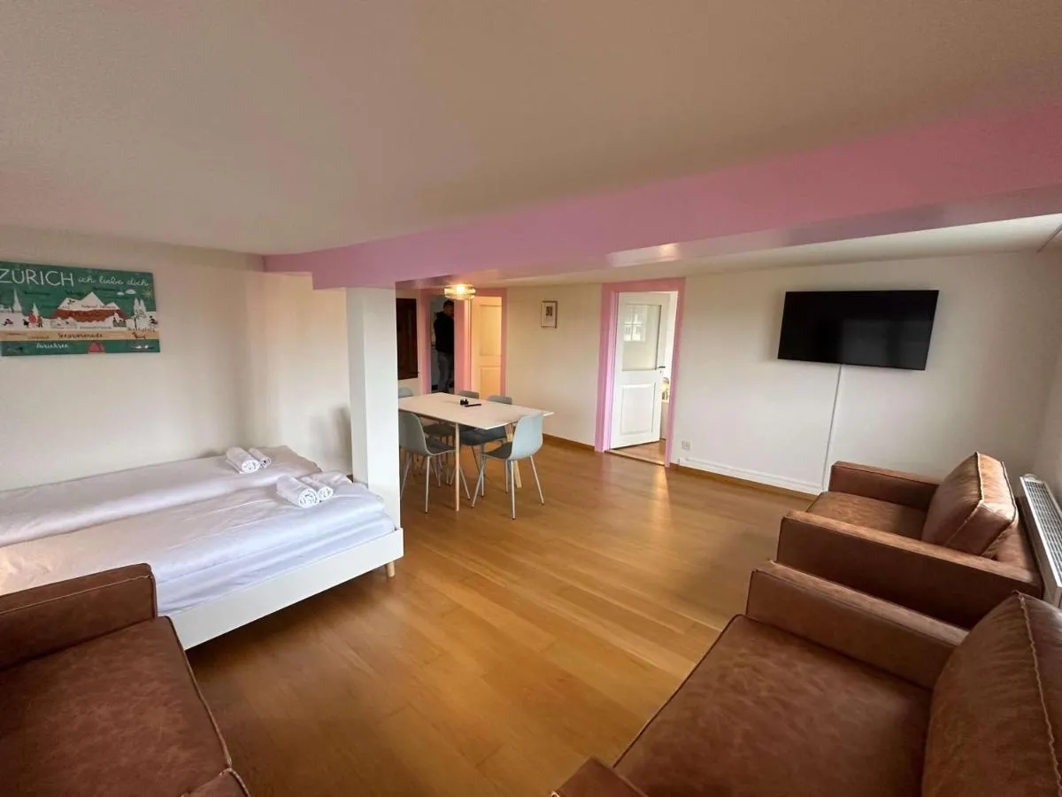 Image 1 of HITrental Limmatquai Apartment