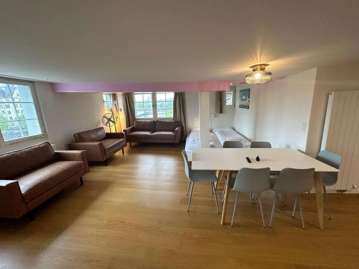 Image 3 of HITrental Limmatquai Apartment