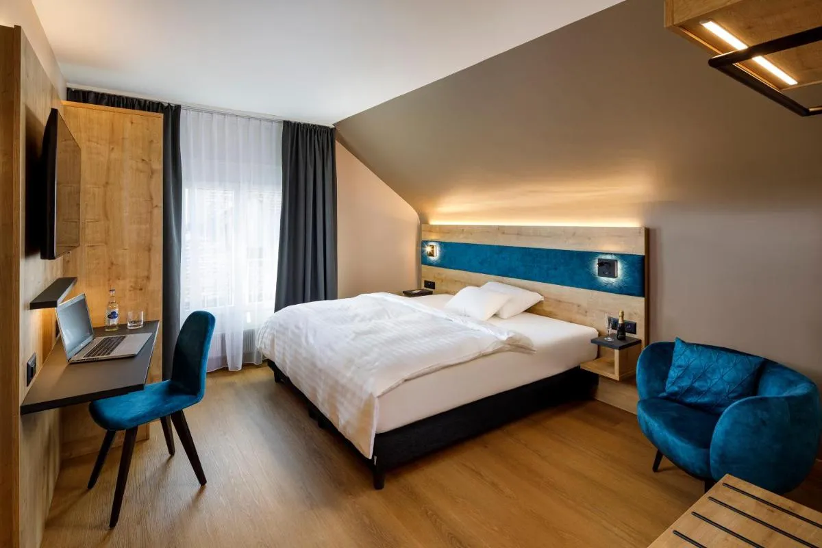 Image 4 of Hotel California