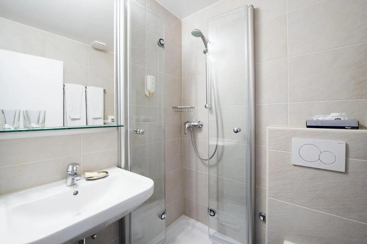 Image 1 of Hotel Neufeld