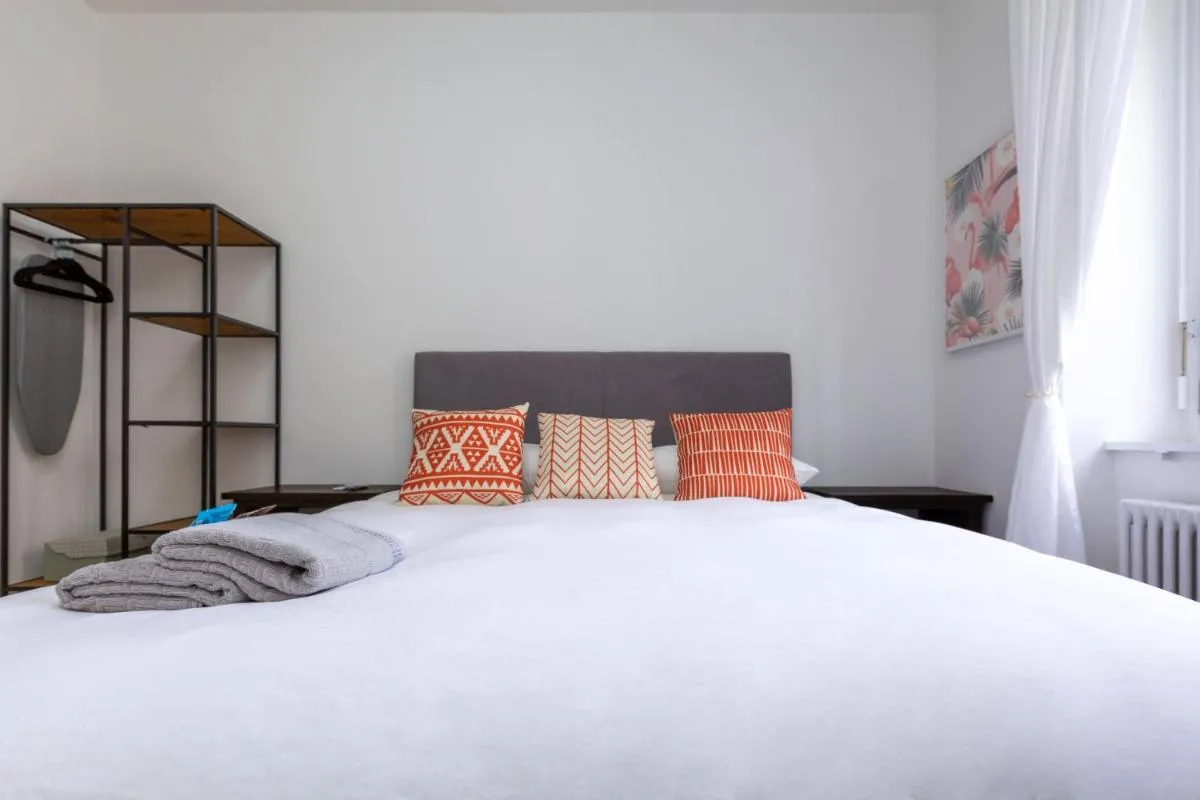 Image 6 of KAYA Zurich Apartment 1B – Deluxe 2BR Downtown Apt