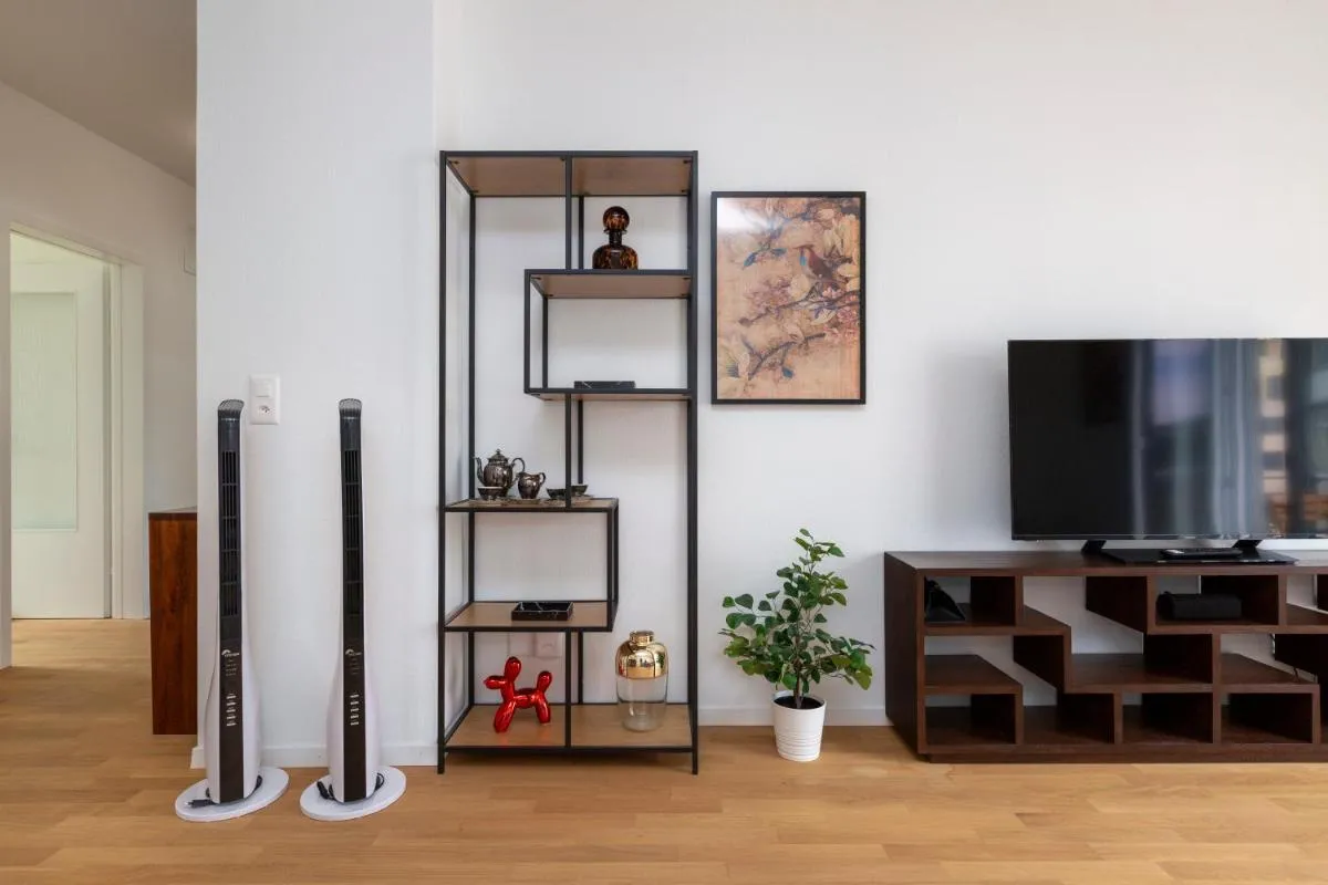 Image 4 of KAYA Zurich Apartment 3A – Downtown 2BR Apt with Balcony