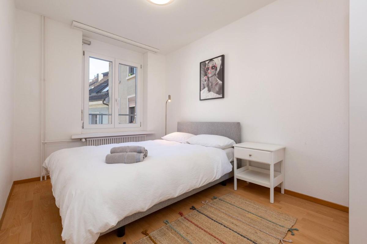 KAYA Zurich Apartment 4B – Downtown 2BR Deluxe Apt