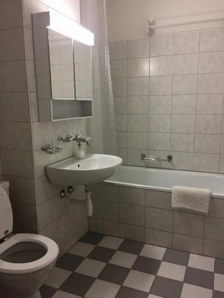 Image 6 of KAYA Zurich Apartment GOLD – Downtown Deluxe Sudio Apt