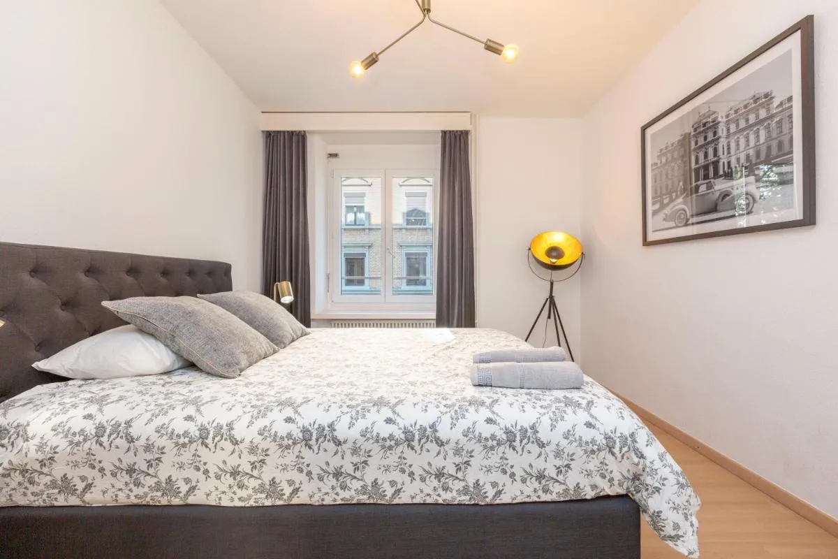 Image 6 of KAYA Zurich Apartment RUBY – Downtown Deluxe 2BR Apt