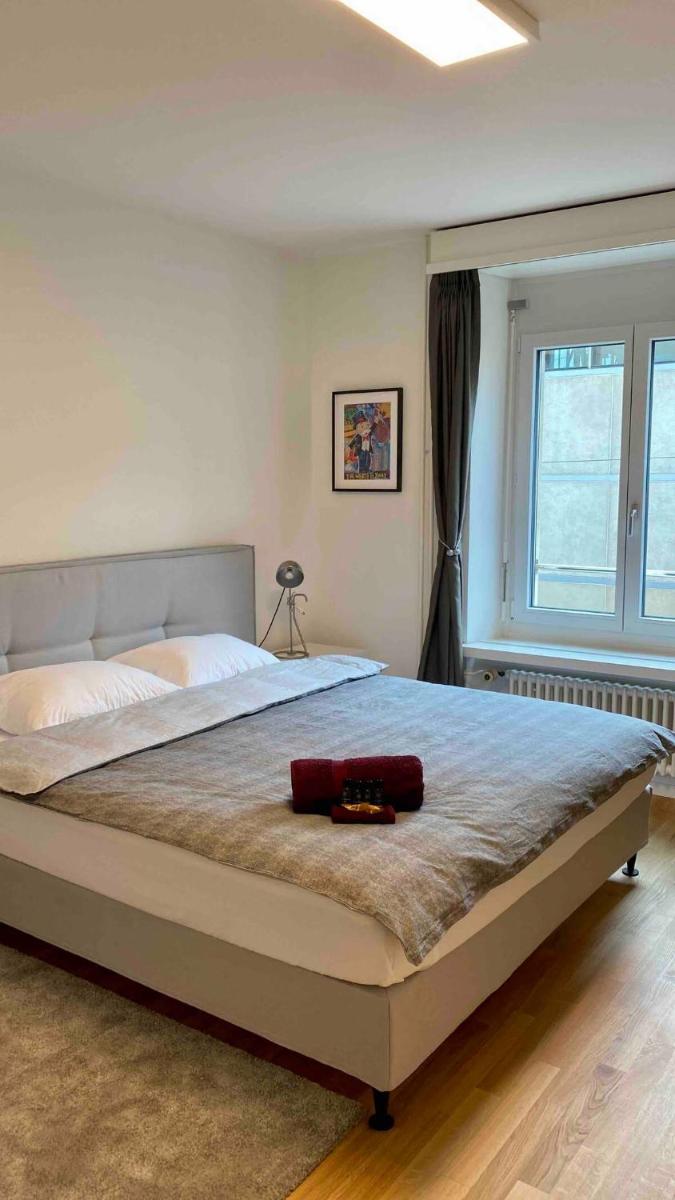 KAYA Zurich Apartment SAPPHIRE – Downtown 2BR Deluxe Apt