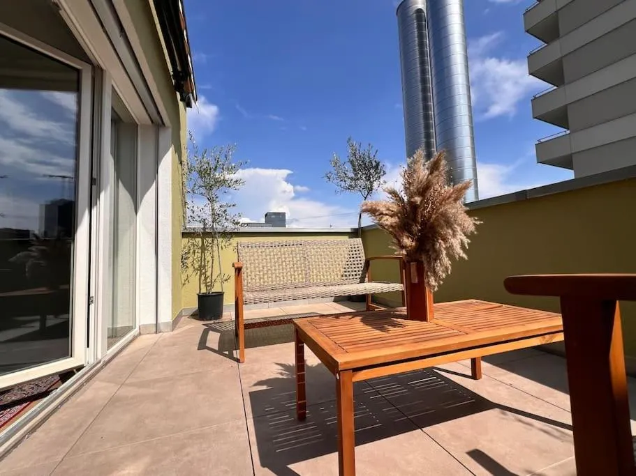 Image 5 of Loftstyle, rent an entire floor for 10 people -40-