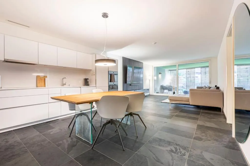 Image 3 of Luxus Wohnung mit Garten