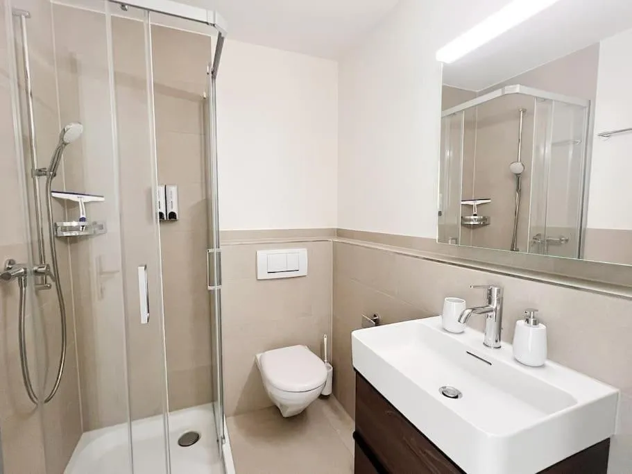 Image 2 of Moderne Wohnung in Zürich Oerlikon! -201-