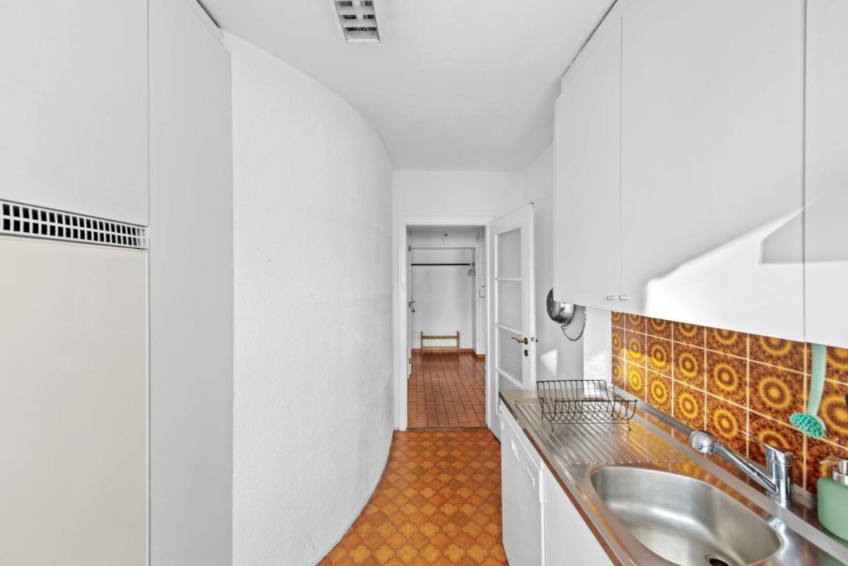 Brilliant location; super clean and spacious apartment in the old town