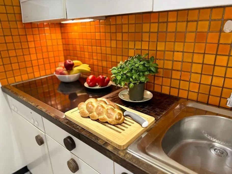 Image 6 of New, central studio with garden terrace and much privacy