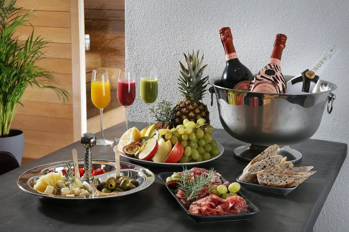 Image 3 of Private Spa LUX with Whirlpool and Sauna in Zurich