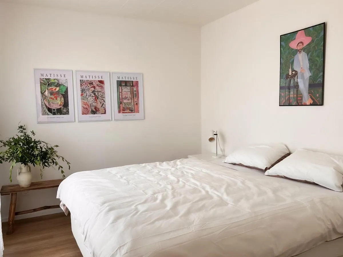 Image 6 of Skyline Rooftop Suite with 2 Balconies -401-