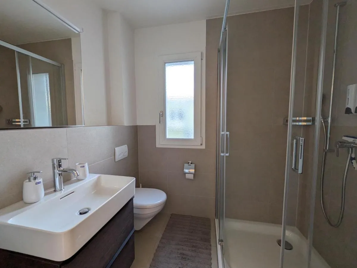 Image 2 of Skyline Rooftop Suite with 2 Balconies -401-