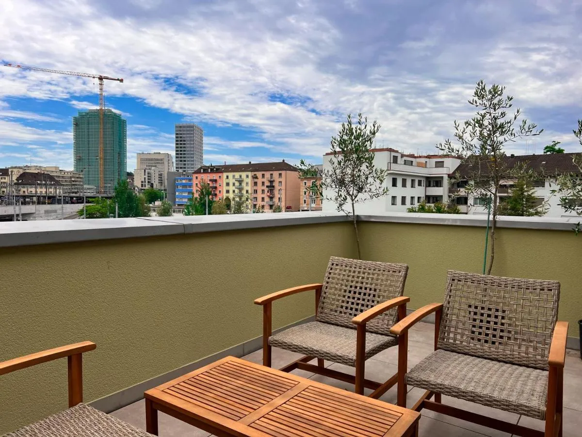 Image 5 of Skyline Rooftop Suite with 2 Balconies -401-