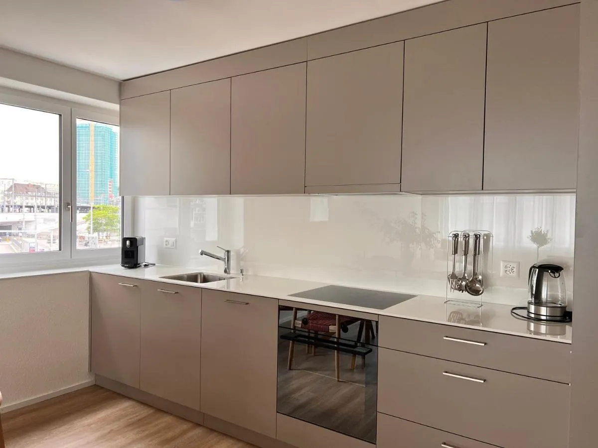 Image 2 of Stilvolle Wohnung in Zürich Oerlikon! -202-