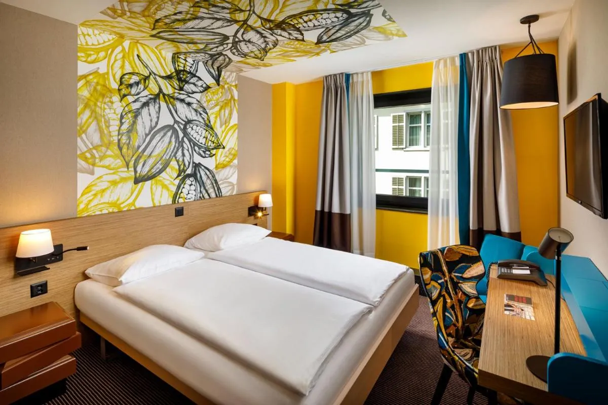 Image 1 of Swiss Chocolate by Fassbind Zurich