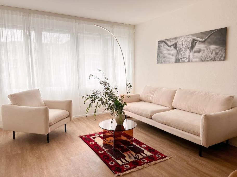 Urban Oasis – 2BR Apartment near Bahnhof Zürich Oerlikon -302-