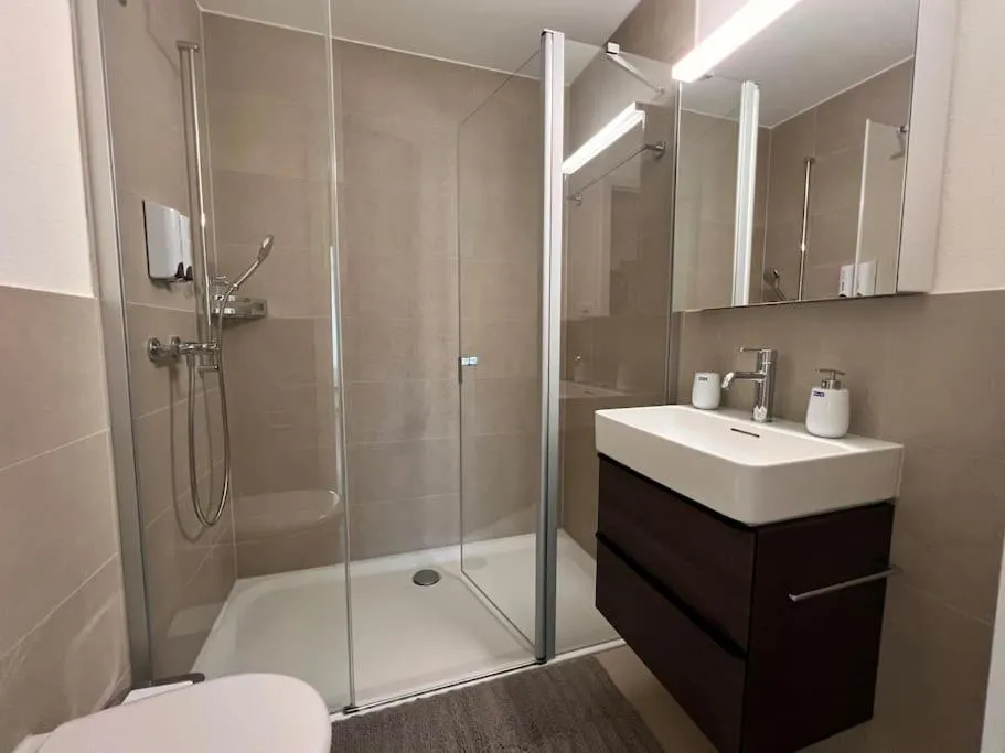 Image 5 of Urban Oasis – 2BR Apartment near Bahnhof Zürich Oerlikon -302-