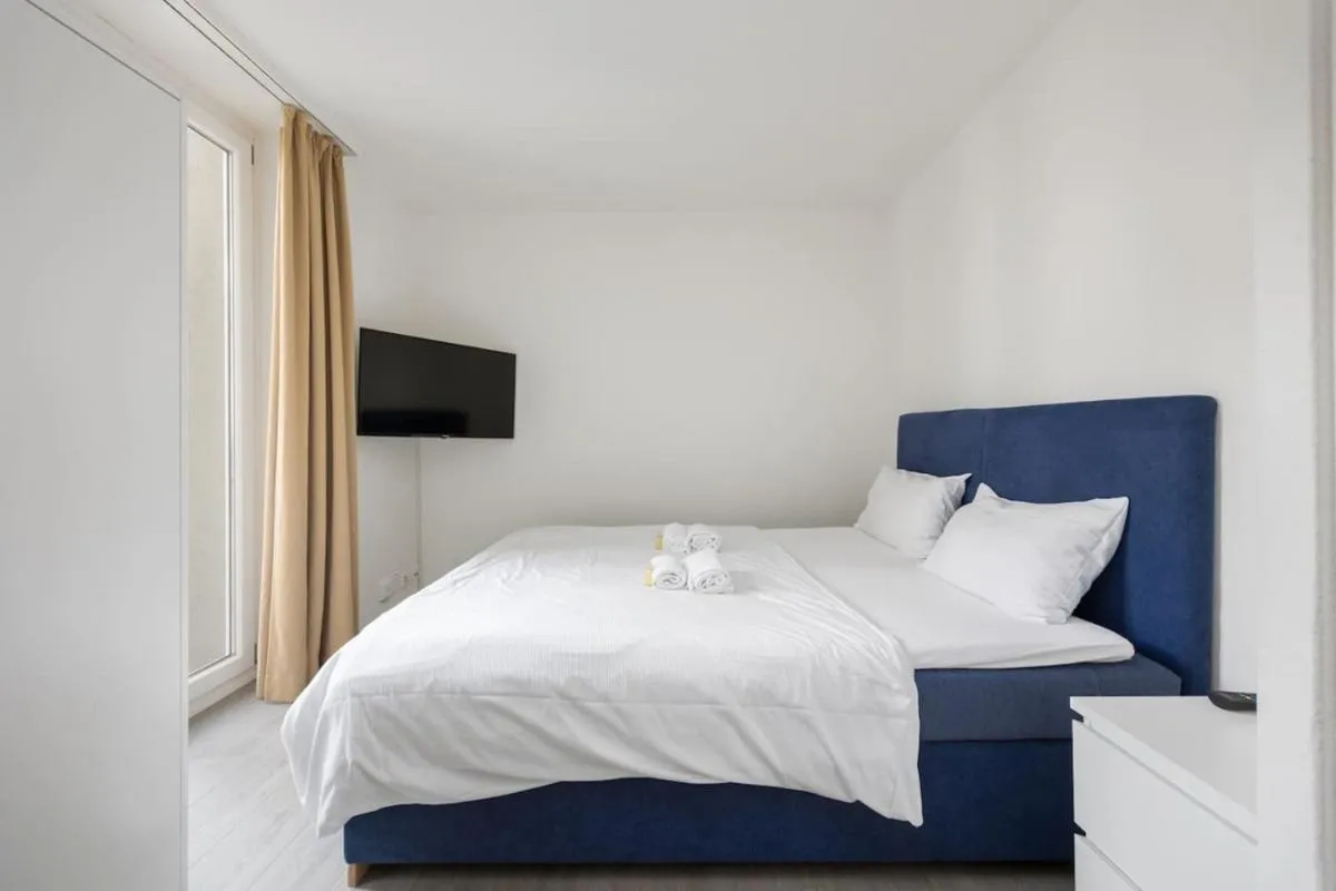 Image 5 of Urban Oasis with Queen Bed and View BE-39