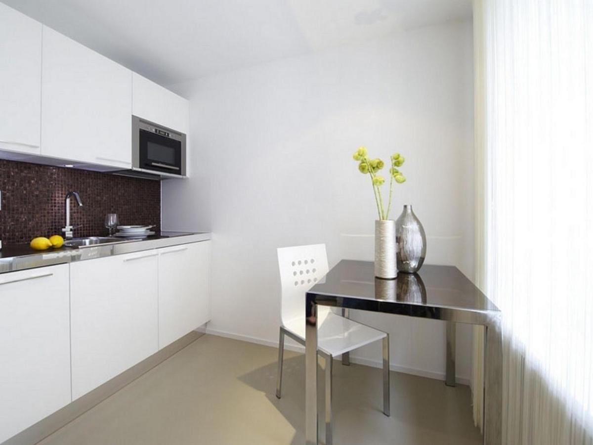 Nice modern apartment close to trains/trams and near Old Town area