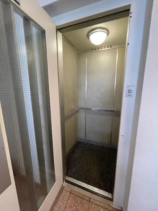 Image 4 of Very central and sunny 2BR flat – Marble 2