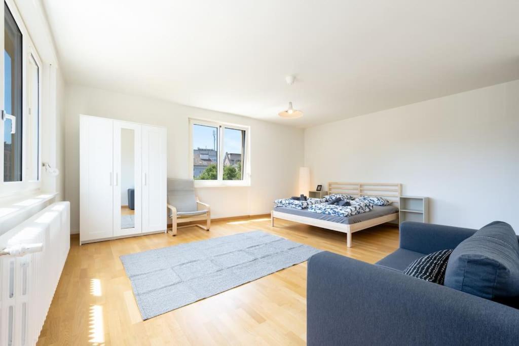 Your Perfect Zurich Getaway With 3 Bedrooms & WIFI