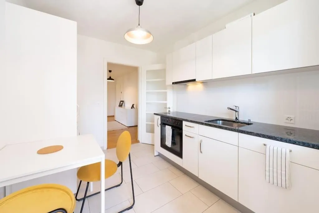 Image 3 of Your Perfect Zurich Getaway With 3 Bedrooms & WIFI