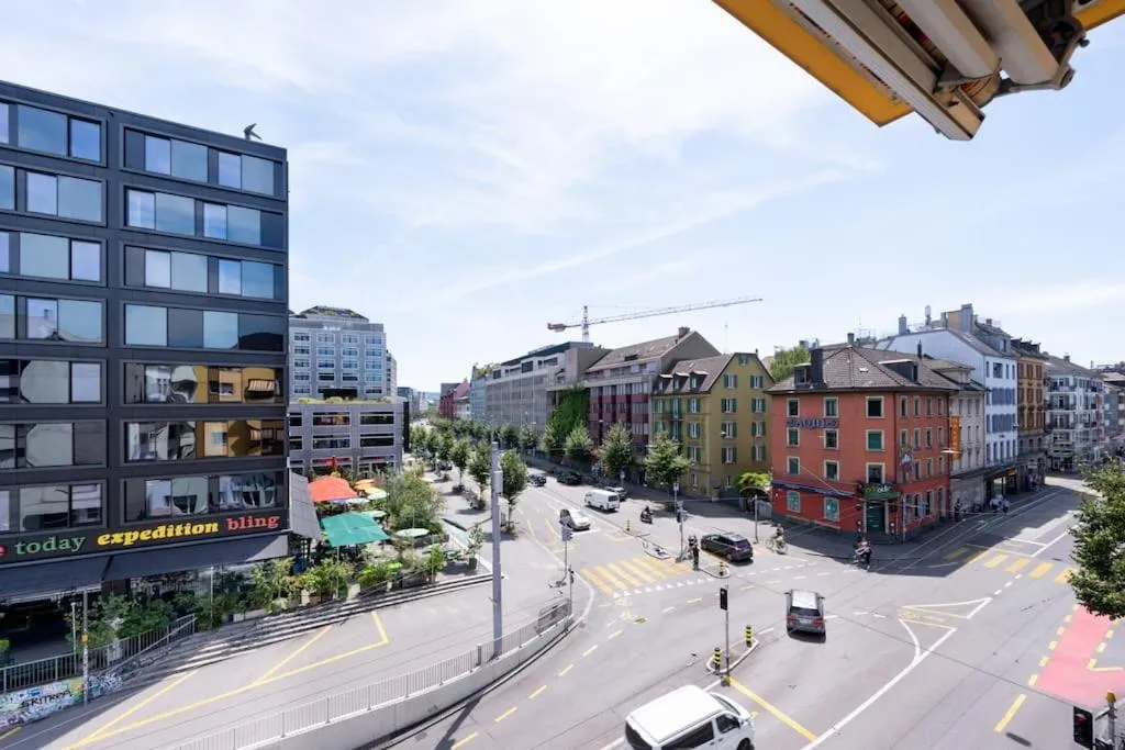 Image 6 of Your Perfect Zurich Getaway With 3 Bedrooms & WIFI