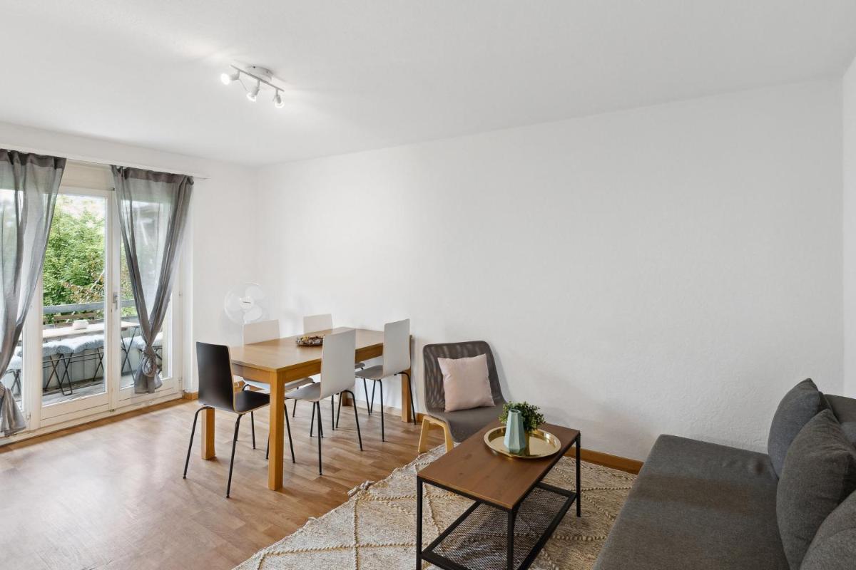 Zurich Urban Charm: Your comfy stay close to the City