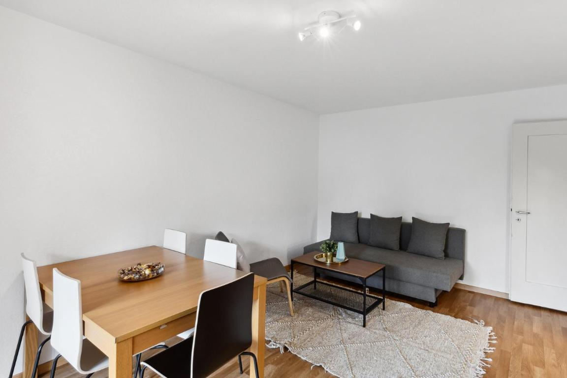 Zurich Urban Charm: Your comfy stay close to the City