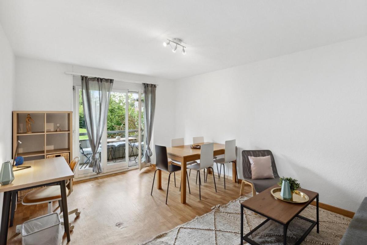 Zurich Urban Charm: Your comfy stay close to the City